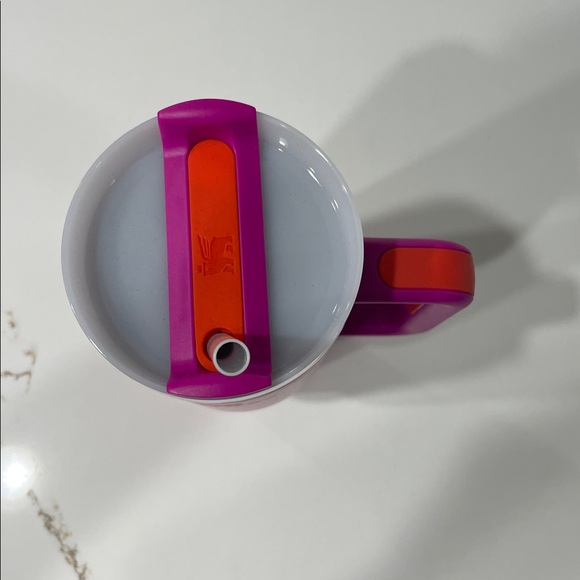 NWOT Stanley The Heat Wave Quencher H2.0 Flowstate Tumbler 40 OZ.  Vivid Violet - Picture 5 of 5